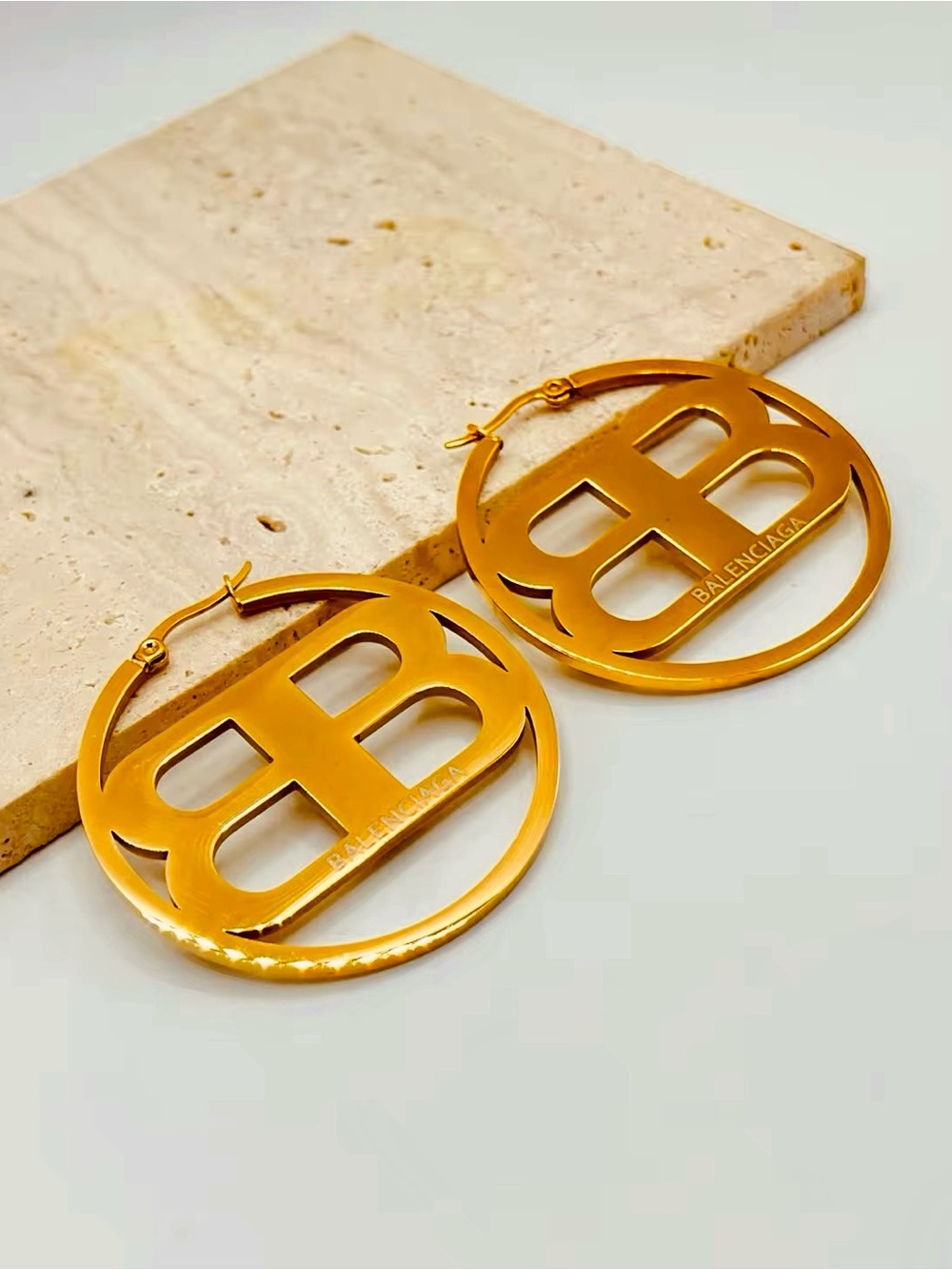 BB 18K Gold plate Double B Circle Hoop Earrings - Picture 2 of 2